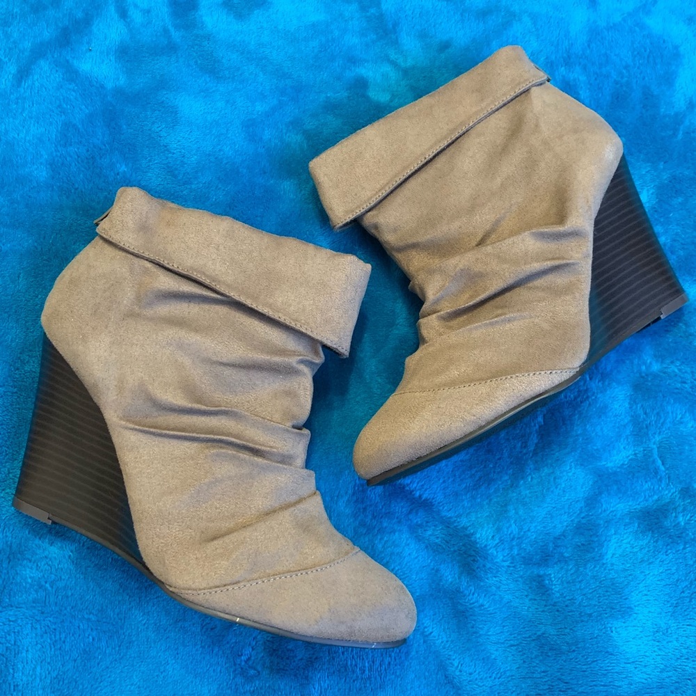 New Unlisted Wedged Booties Size 8.5